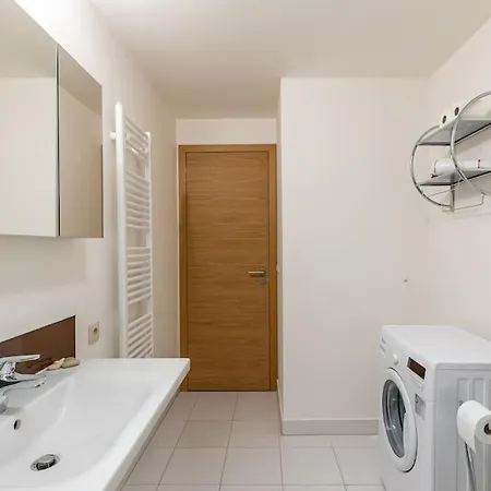 Apartamento Bnb Slovakia Panorama Bliss Retreat *