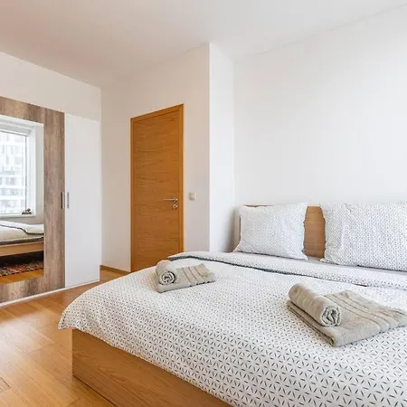Apartamento Bnb Slovakia Panorama Bliss Retreat *